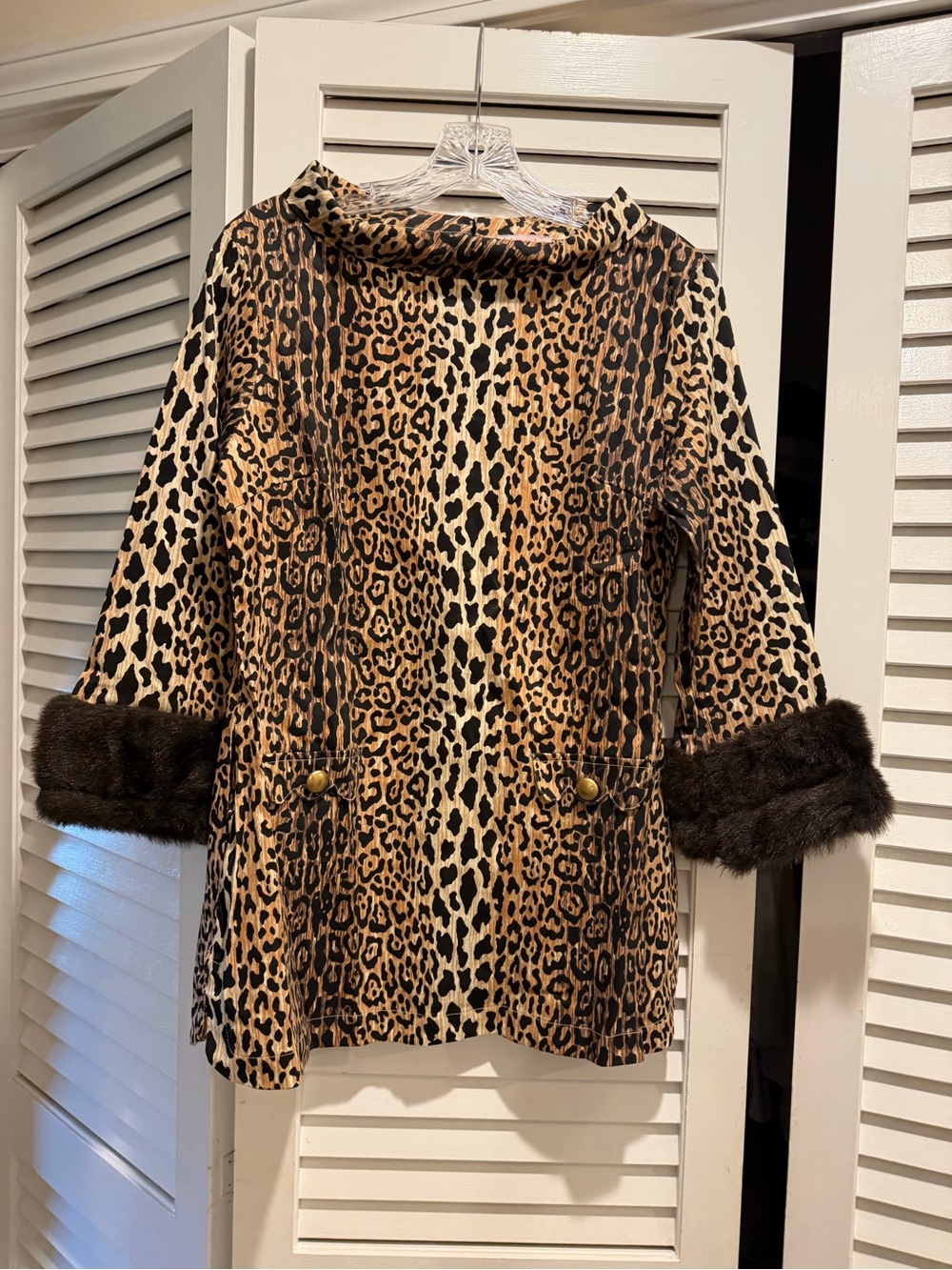 Tizzie Leopard Print Faux-Fur Cuff shirt Brown/Black